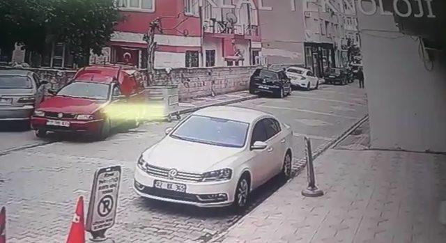 4'üncü kattan otomobilin üzerine düşen Gülfidan'ın tedavisi sürüyor