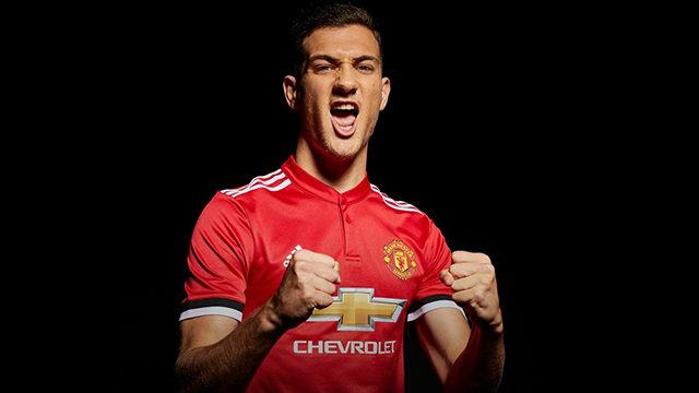 Manchester United Diogo Dalot'u 5+1 yıllık sözleşme imzaladı