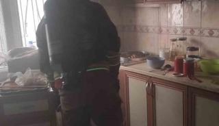İskenderun&rsquo;da ocakta unutulan yemek yangına neden oldu