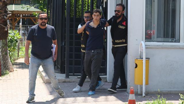 Yer: Antalya! İçine şeytan girdi deyip iki ablasını boğmaya kalkıştı