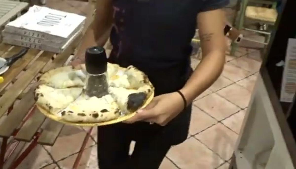 Pizzaya buz koydu: Kimse anlam veremedi ama bu yöntem lezzetine lezzet katıyor! 1