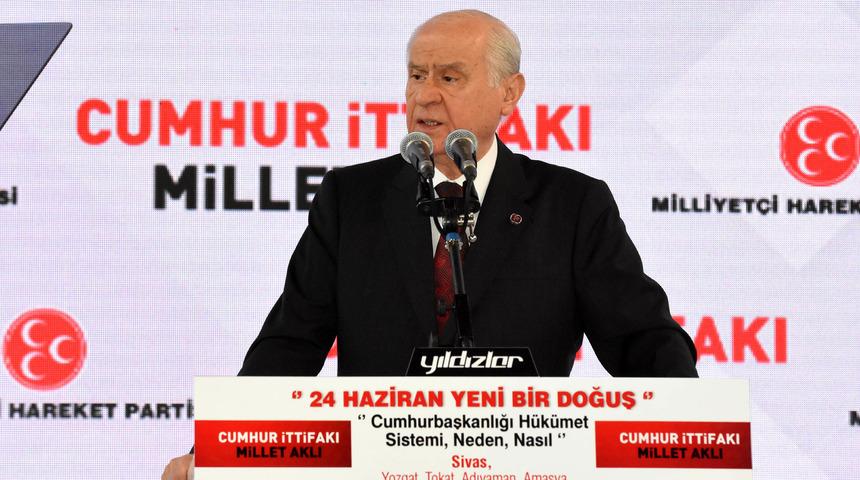 Bah&ccedil;eli: Apolet s&ouml;kecek m&uuml;ptezel anasından doğmadı