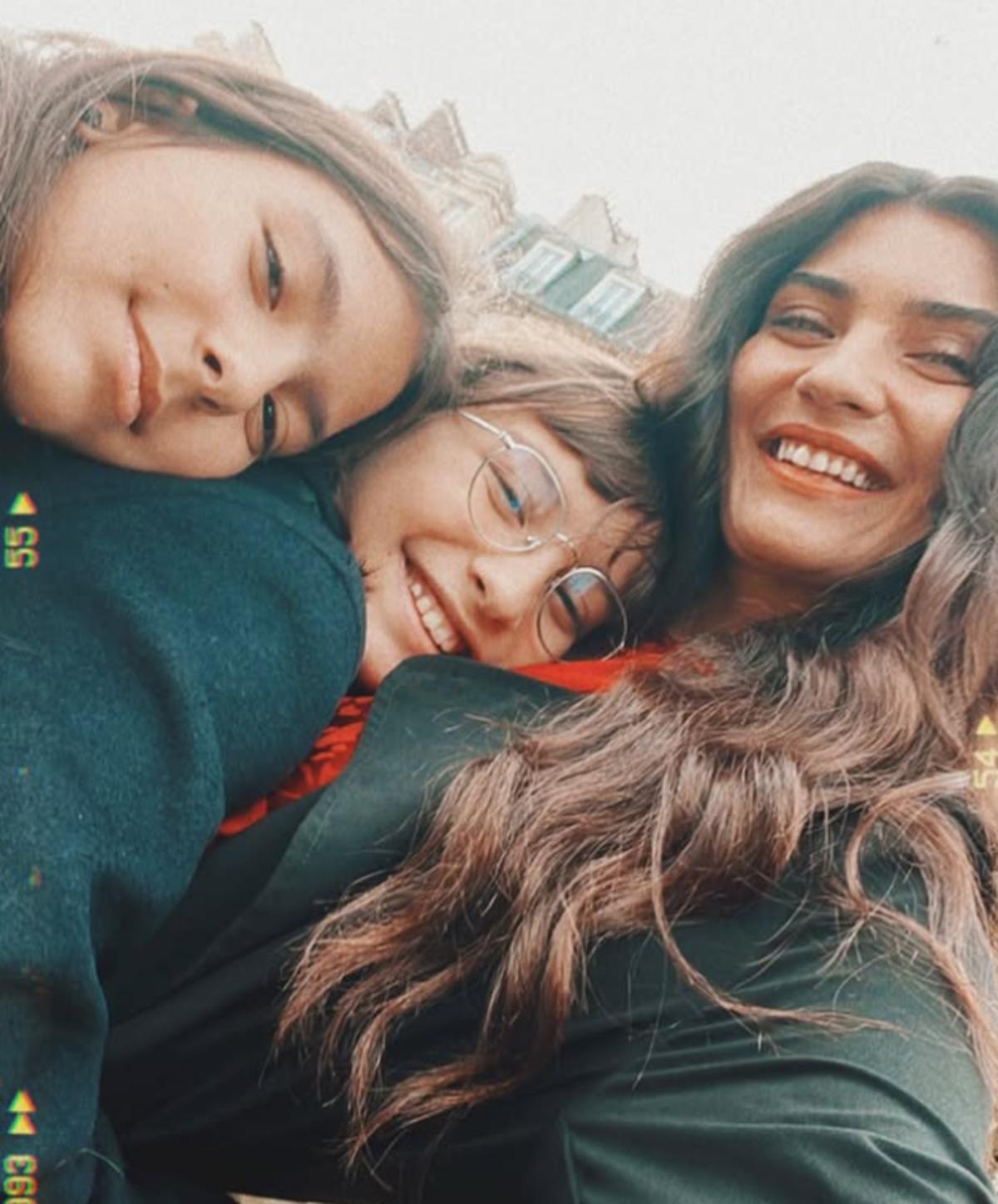 Kariyerinin zirvesinde onlar için işine ara verdi! Tuba Büyüküstün ün kızları merak edildi 2