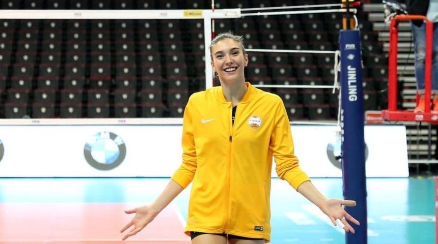 Naz Aydemir Akyol hamile olduğu için voleybola ara verdi