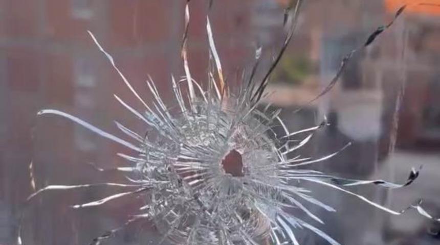 Diyarbakır&rsquo;da bir evin penceresine kurşun isabet etti