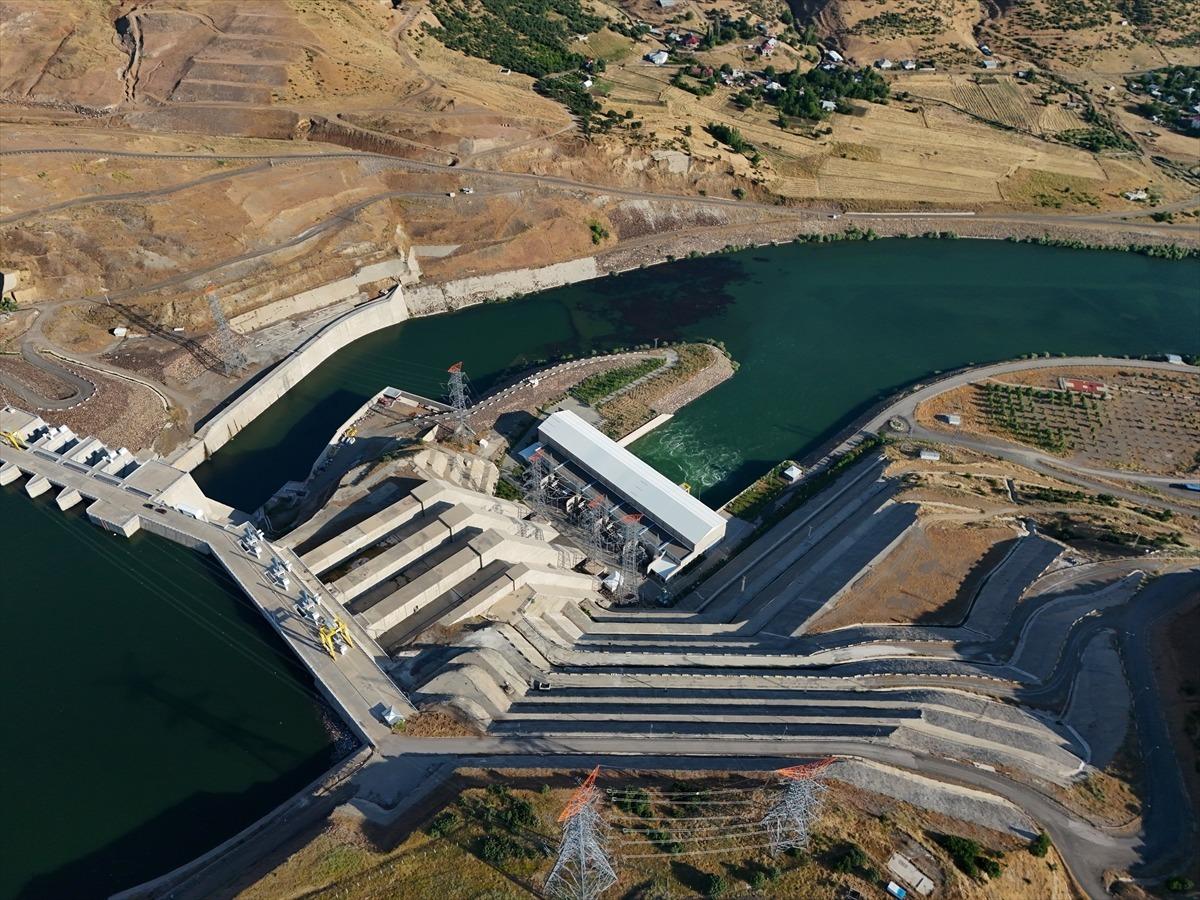 Yağışlar enerji &uuml;retimini artırdı: &Uuml;retim 1,2 milyar kilovatsaate ulaştı 8