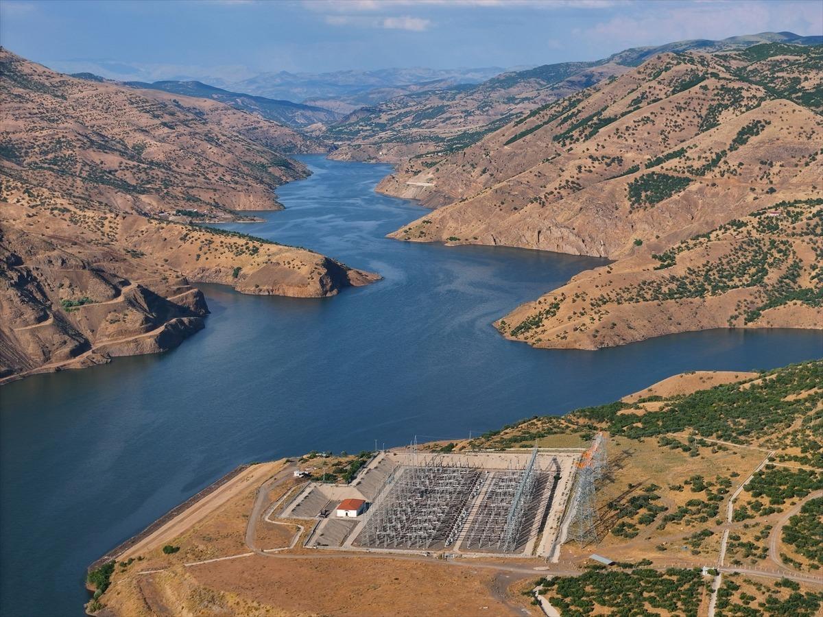 Yağışlar enerji &uuml;retimini artırdı: &Uuml;retim 1,2 milyar kilovatsaate ulaştı 9