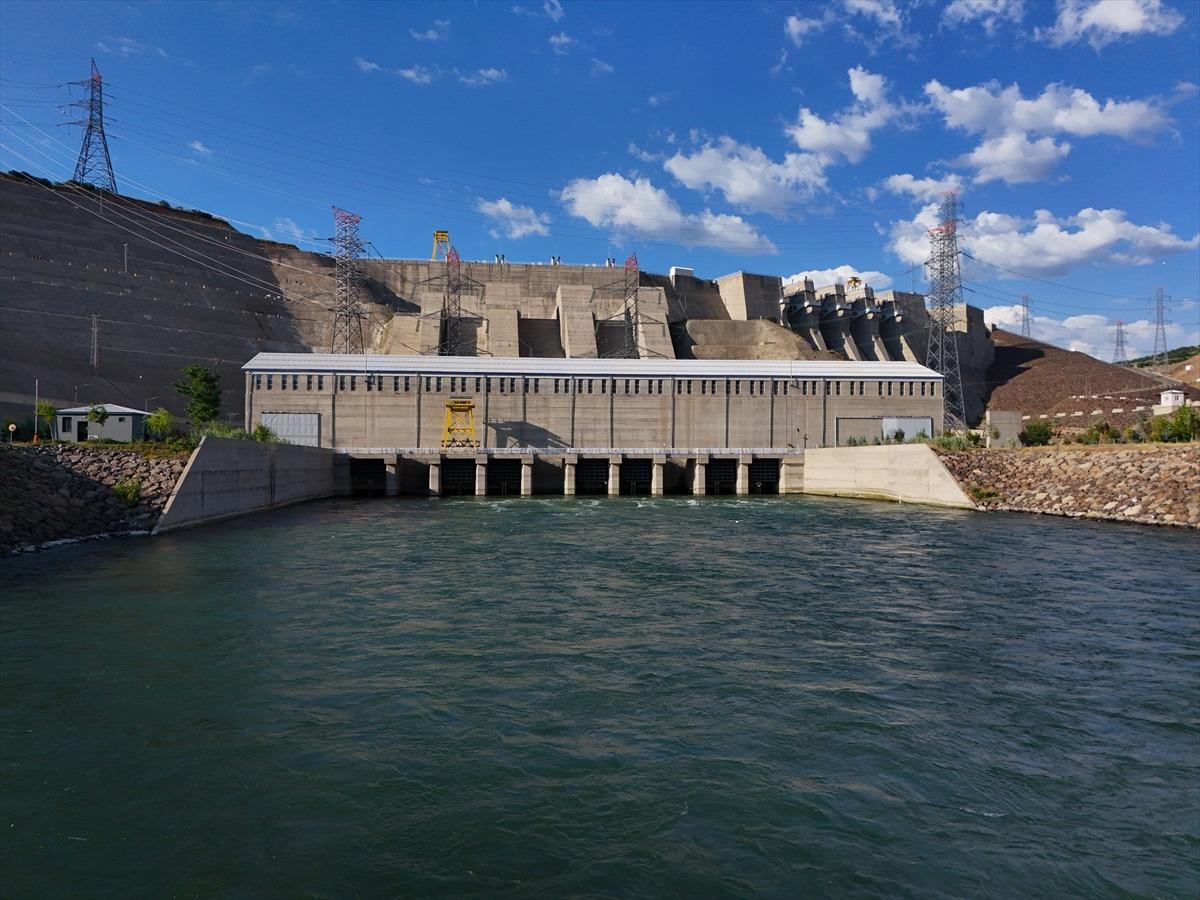 Yağışlar enerji &uuml;retimini artırdı: &Uuml;retim 1,2 milyar kilovatsaate ulaştı 1