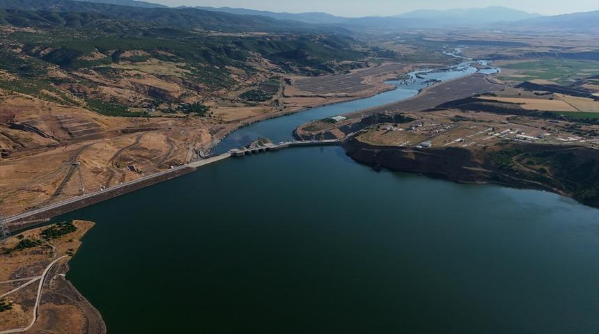 Yağışlar enerji &uuml;retimini artırdı: &Uuml;retim 1,2 milyar kilovatsaate ulaştı