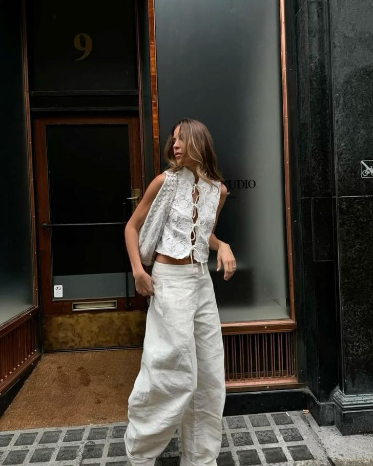 Sabah &ccedil;ok aceleyle evden &ccedil;ıktın ve aynaya bakamadın. Yolda y&uuml;r&uuml;rken ne hissedersin?
