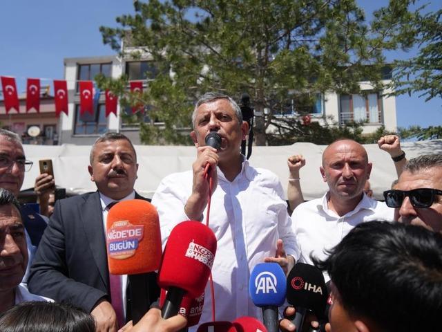&Ouml;zg&uuml;r &Ouml;zel: "Yolumuza devam edeceğiz"