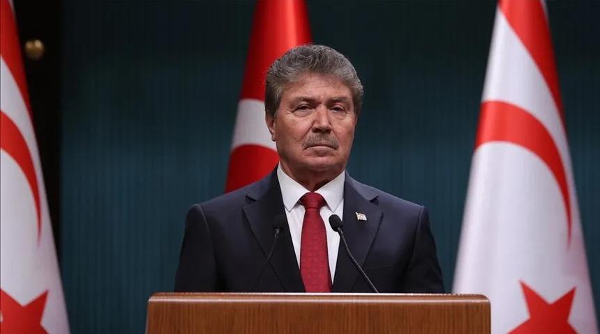 KKTC Başbakanı &Uuml;stel'den Rumlara &ccedil;ağrı: "Susuz kaldığınızda size de su verebiliriz"