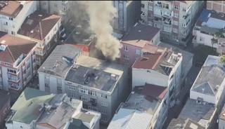 Annesinden para istedi, vermeyince evi ateşe verip ka&ccedil;tı