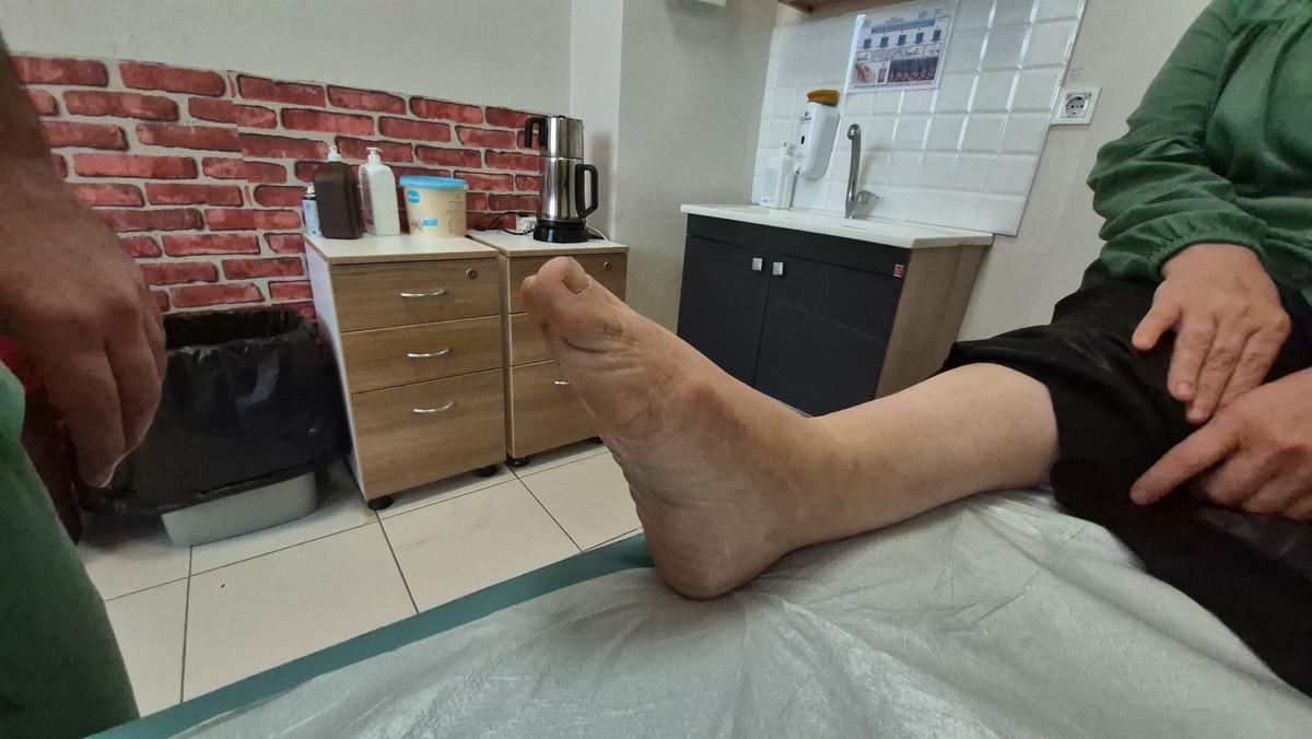 Doğduğu günden beri ilk ayakkabısını 51 yaşında giyebildi! 3