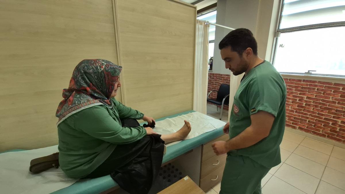 Doğduğu günden beri ilk ayakkabısını 51 yaşında giyebildi! 1