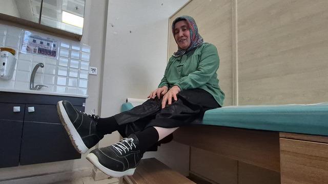 Doğduğu günden beri ilk ayakkabısını 51 yaşında giyebildi!