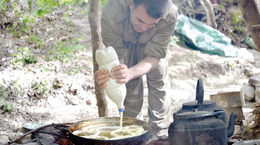Selahattin Demirtaş'ın Kandil'deki ağabeyi konuştu: Kardeşime oy verenlere tatlı!