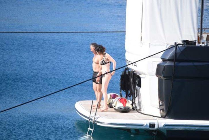 Cem Yılmaz ve Defne Samyeli'nin Bodrum'da romantik tatili G5