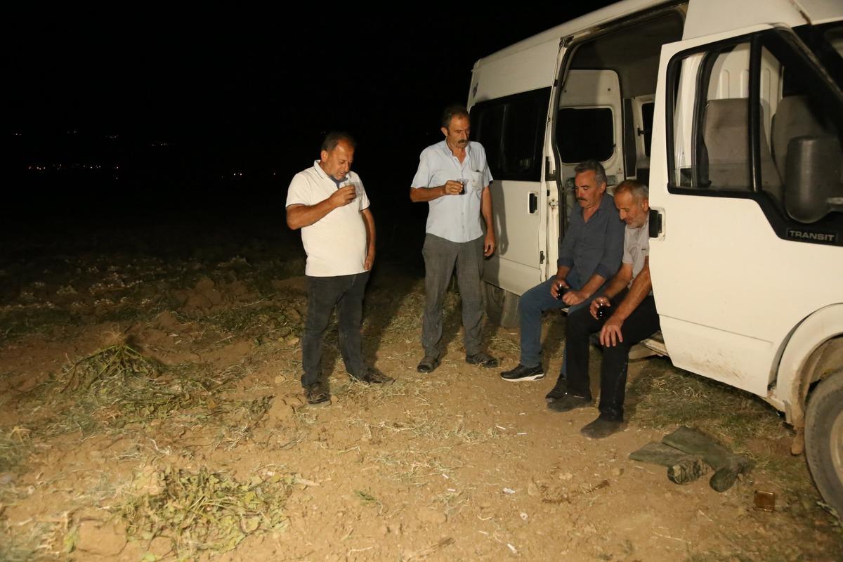 Beyaz altın için sabaha kadar nöbet: Gelip satın alacaklar 5