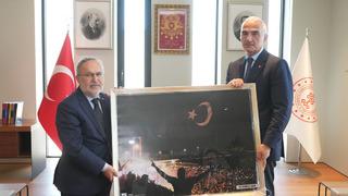 Bakan Ersoy, 15 Temmuz derneği heyetini ağırladı