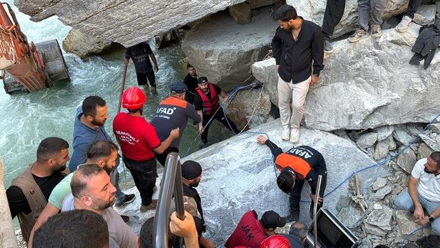 Şırnak ta balık tutarken Habur Çayı na düşen kişiyi arama çalışmaları sürüyor 1