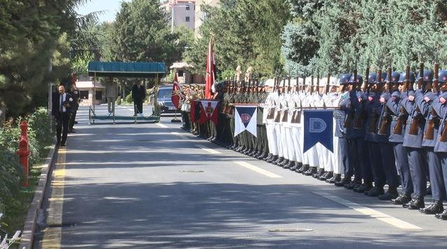 Bakan G&uuml;ler, Mısırlı mevkidaşı Zaher ile g&ouml;r&uuml;şt&uuml; 2