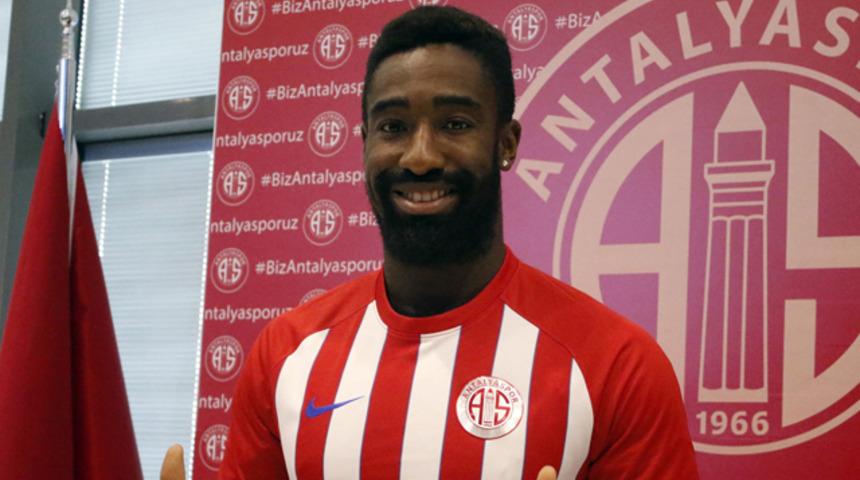 Johan Djourou’ya çizmeden talip var