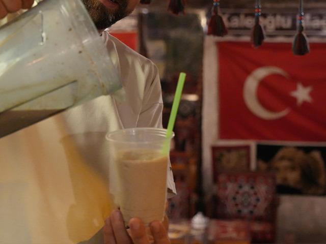 Tarihi mağarada serinleten lezzet: Soğuk menengi&ccedil; kahvesi