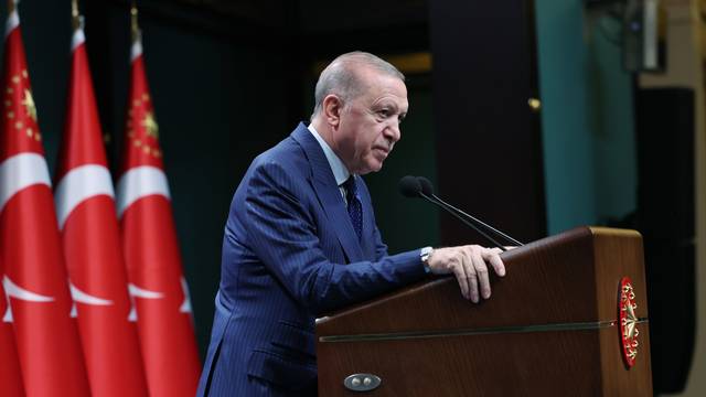 Cumhurbaşkanı Erdoğan duyurdu: Avans kredisi 750 milyar TL&rsquo;ye &ccedil;ıkıyor