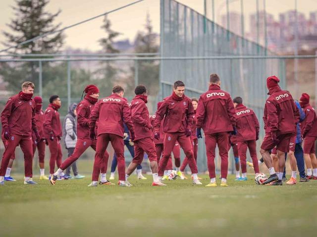 &Uuml;lkesine d&ouml;nd&uuml;! Trabzonspor ayrılığı resmen a&ccedil;ıkladı