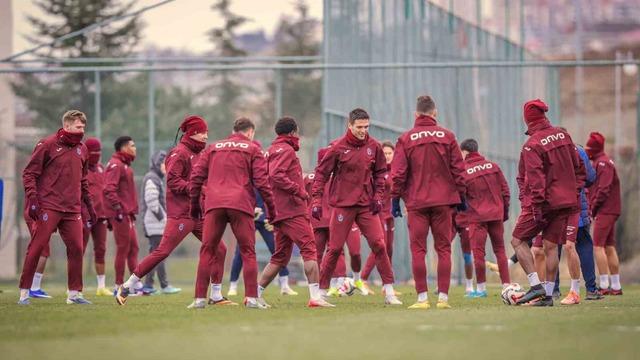 O isim ülkesine döndü! Trabzonspor ayrılığı resmen açıkladı