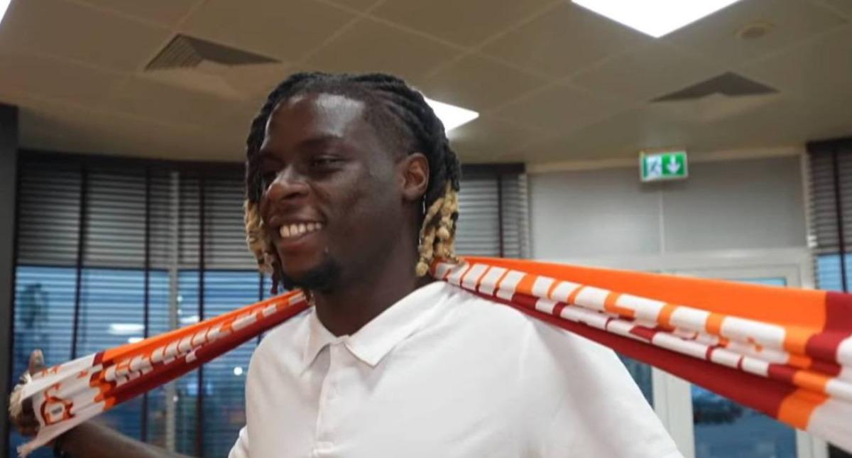 Galatasaray ın yeni transferi İstanbul da! Gelir gelmez öyle bir şey yaptı ki... 2