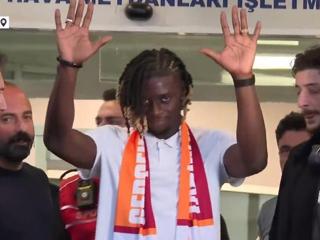 Galatasaray'ın yeni transferi İstanbul'da! Gelir gelmez öyle bir şey yaptı ki...