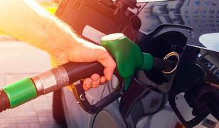 Benzine zam: Gece yarısı tabelalar değişiyor