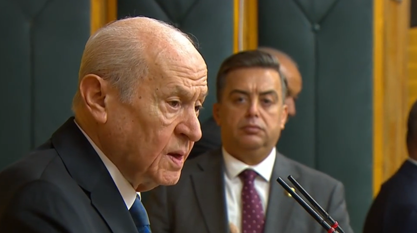 Bah&ccedil;eli'den Trump'ın Ankara'da yaptığı a&ccedil;ıklamaya sert tepki! "Barışa g&uuml;ven sarsıldı"