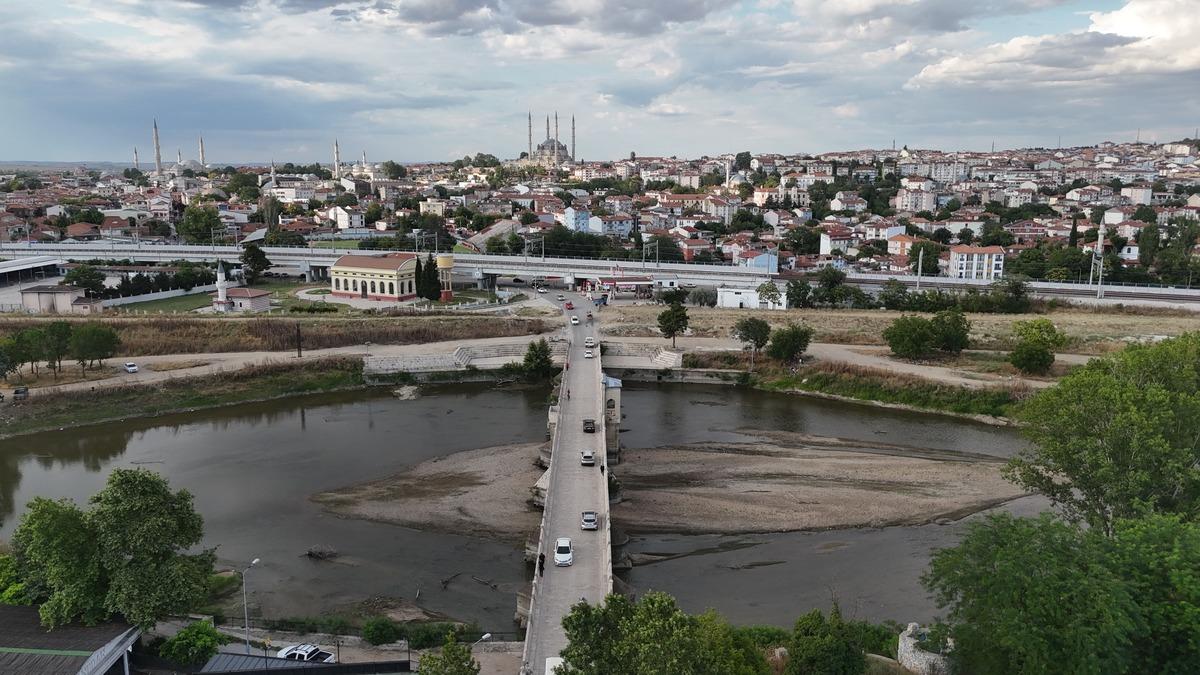 Sular çekilince ortaya çıktı: Tunca Nehri nin altı! 3