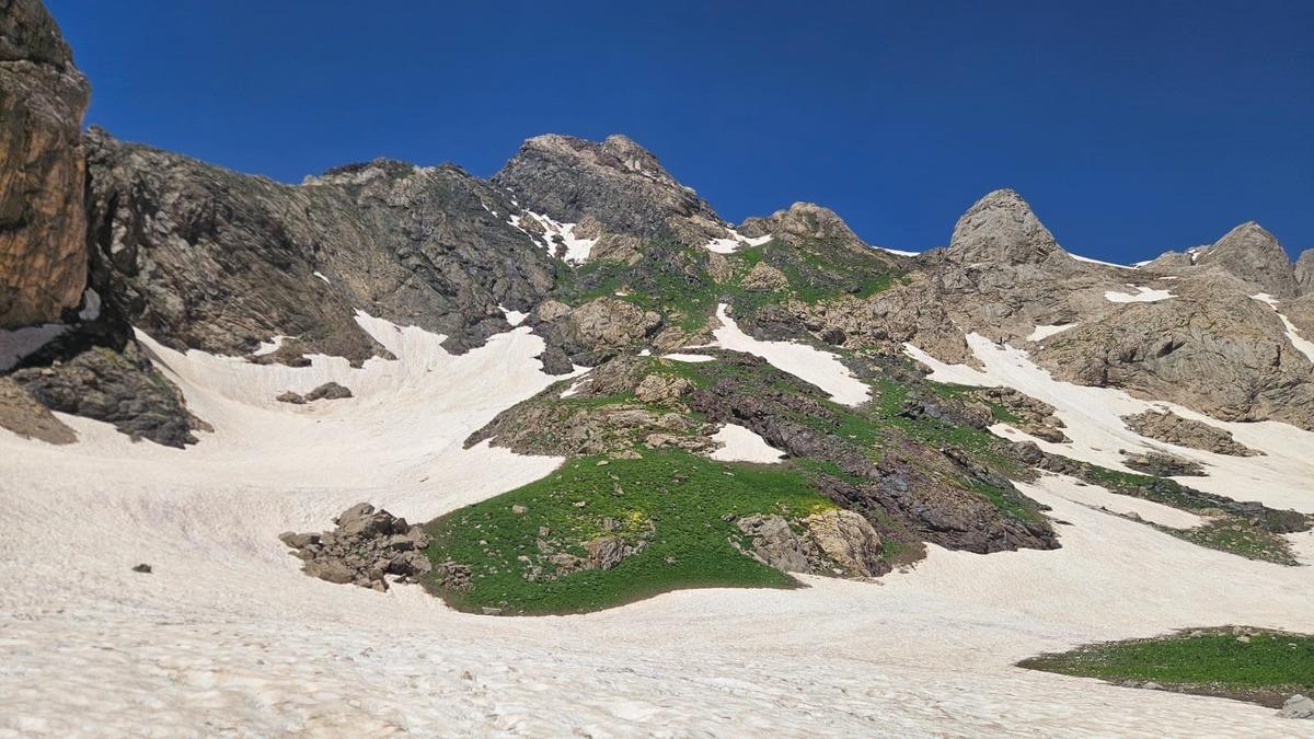 Türkiye nin en yükseklerinden! Tek başına 4 bin 135 metre tırmandı 1
