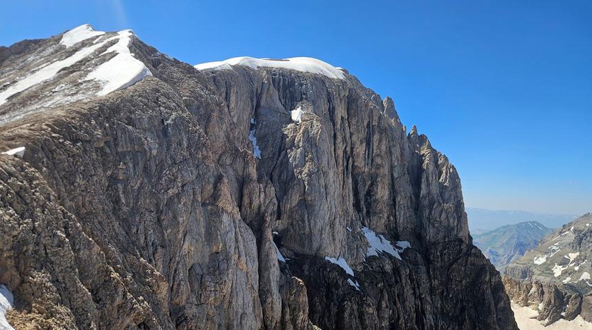 T&uuml;rkiye'nin en y&uuml;kseklerinden! Tek başına 4 bin 135 metre tırmandı