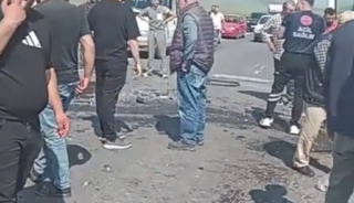 Ardahan&rsquo;da otomobiller &ccedil;arpıştı