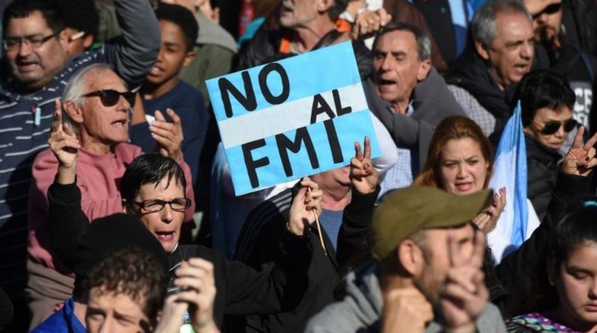IMF Arjantin'e 50 milyar dolar borç vermeyi kabul etti