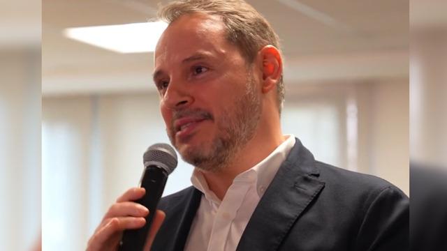 15 Temmuz gecesi havada neler oldu? Berat Albayrak o gece yaşananları ilk kez anlattı: 2 pilottan biri FETÖ'cüydü 