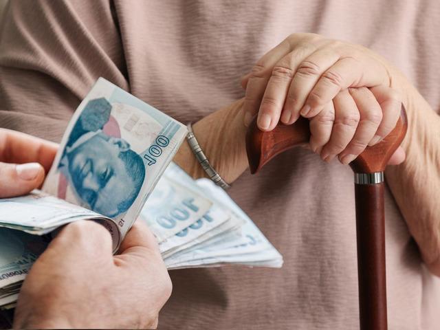 TBMM'deki komisyonda kabul edildi! İşte en d&uuml;ş&uuml;k emekli maaşı