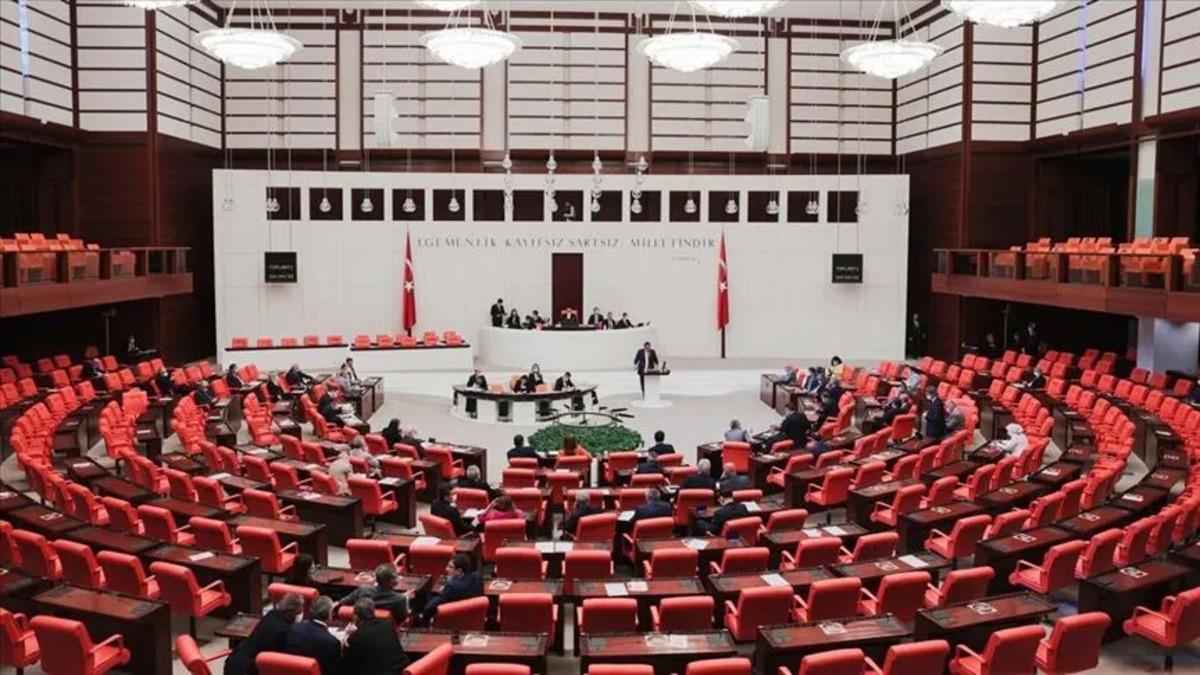 TBMM deki komisyonda kabul edildi! İşte en d&uuml;ş&uuml;k emekli maaşı 2