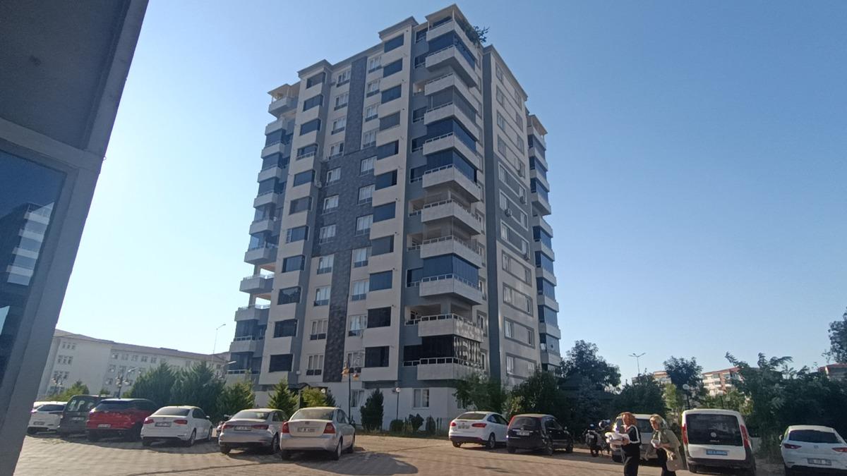 Asans&ouml;rde feci olay! Sıkışan kadın hayatını kaybetti 2