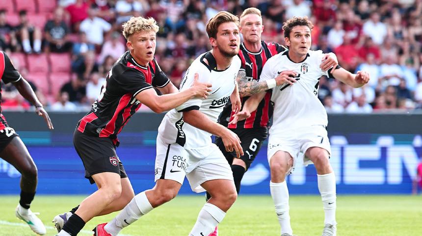 Beşiktaş hazırlık ma&ccedil;ında Spartak Trnava'ya yıkıldı!