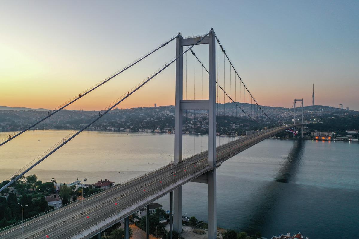 15 Temmuz Şehitler K&ouml;pr&uuml;s&uuml; ve bazı yollar trafiğe kapatıldı! 2
