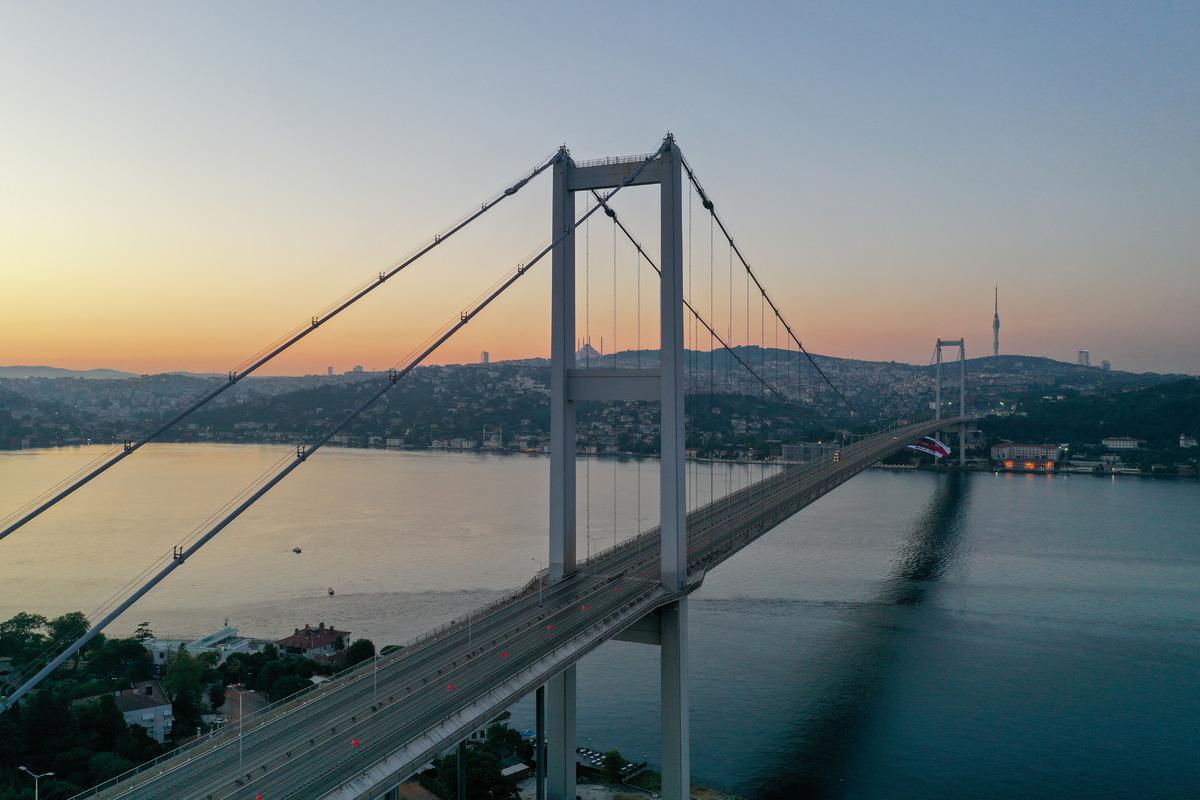 15 Temmuz Şehitler K&ouml;pr&uuml;s&uuml; ve bazı yollar trafiğe kapatıldı! 3