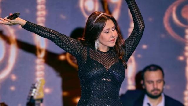 Nilüfer’in sır gibi sakladığı kızı Ayşe Nazlı evlendi! İşte nikahtan ilk kareler...