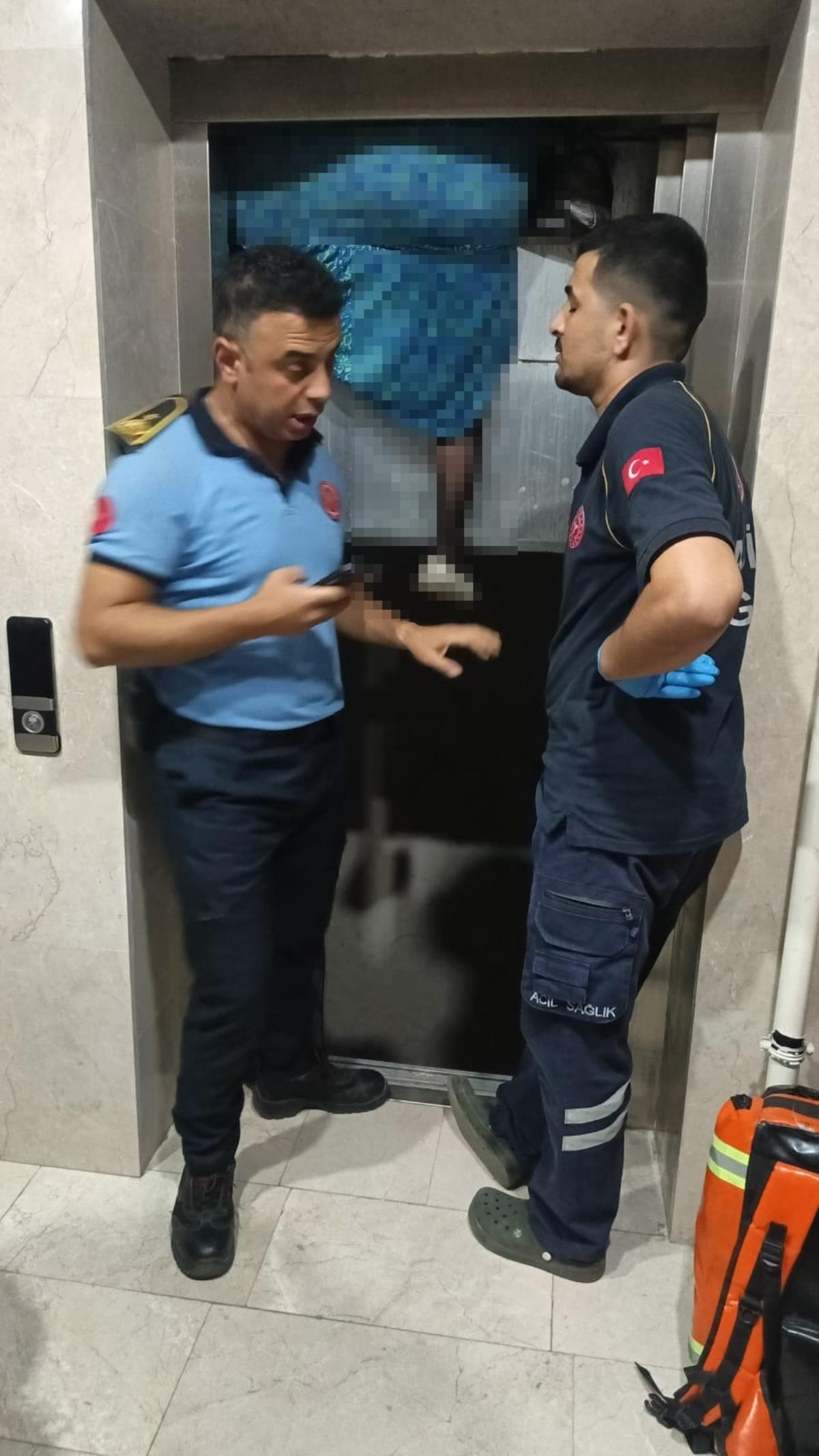 Asans&ouml;rde feci olay! Sıkışan kadın hayatını kaybetti 1
