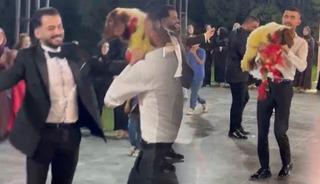 Ne altın ne para: D&uuml;ğ&uuml;nde verilen hediye g&uuml;ndem oldu